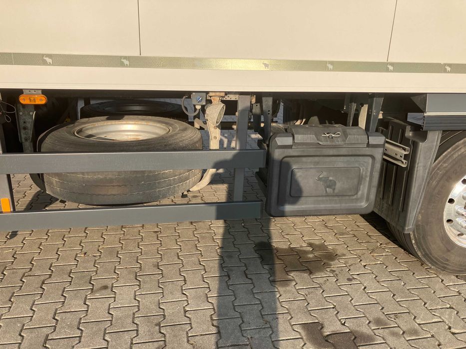 Ciągnik siodłowy SCANIA r450+naczepa Schmitz