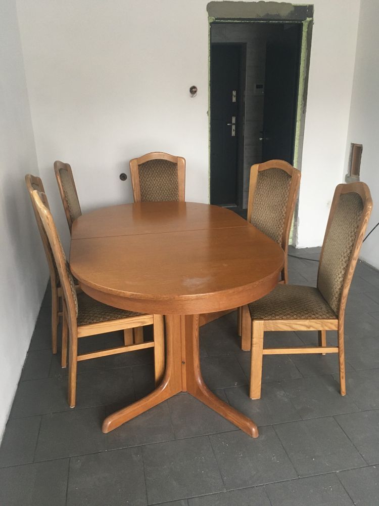 Stół i krzesła do jadalni