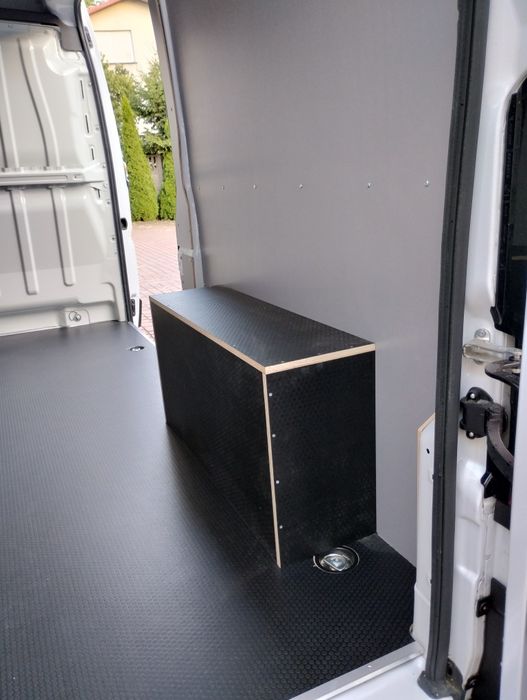 Zabudowa przestrzeni ładunkowej F.Ducato L2H2