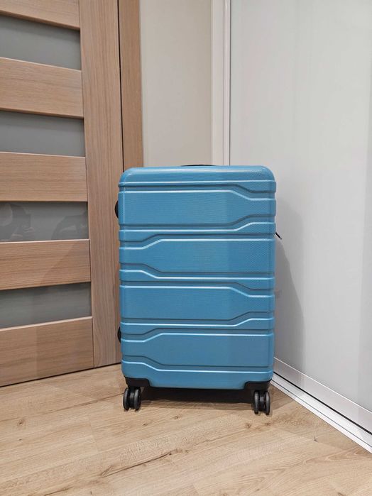 Duża walizka z polikarbonu marki Wittchen