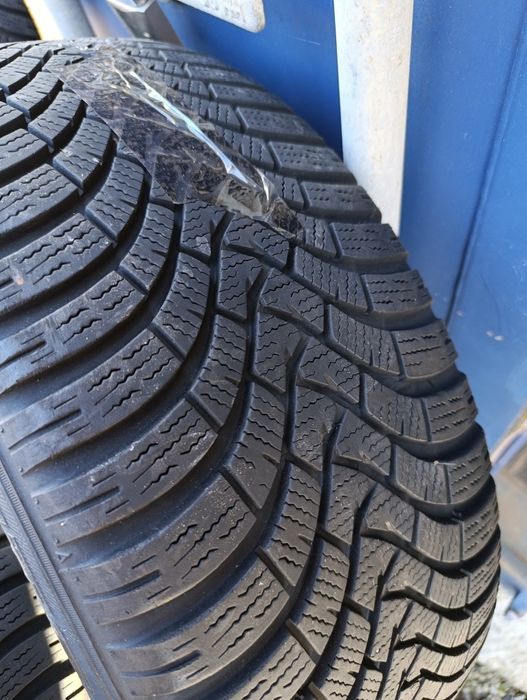 Koła felgi aluminiowe Ford Kuga 235/55/17 opona Zima