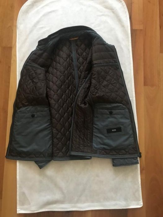 Мужская куртка boss размер 48