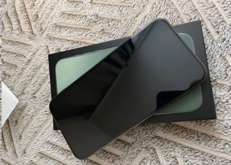 Продам IPhone 13 Pro Max green