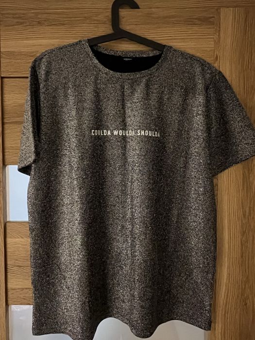Sprzedam nowy (bez metki) błyszczący t-shirt Reserved w rozmiarze M