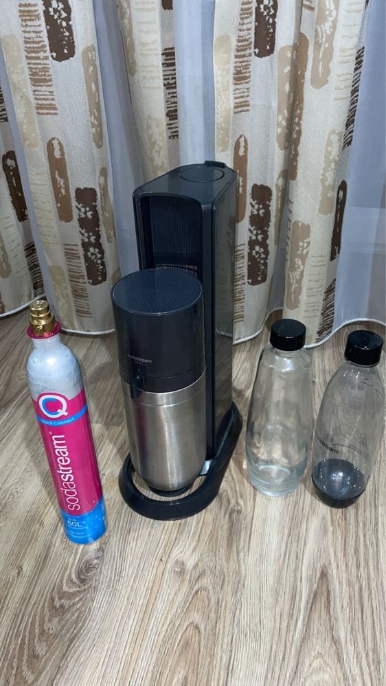 Saturator SODASTREAM + 2 butelki