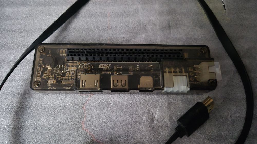 Адаптер для підключення зовнішньої відеокарти