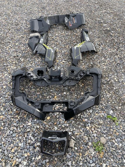 Plastiki owiewki osłony obudowy boczek Polaris sportsman xp  1000S gri