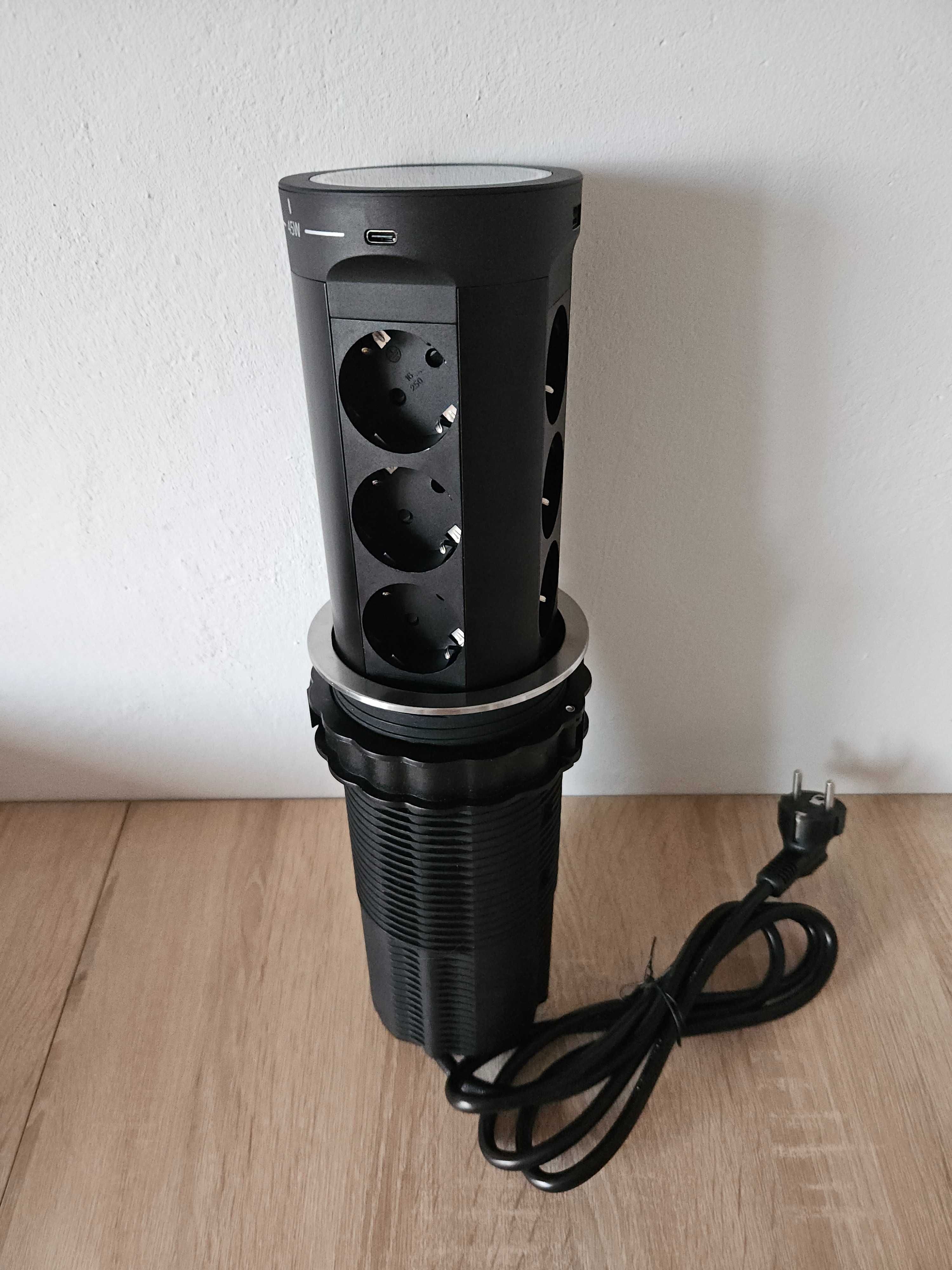 Stacja ładująca do zabudowy 12 gniazd 230V, 2x USB-C i 2x USB A 1.9m