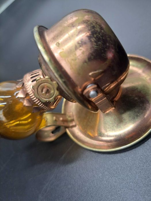 Lampa naftowa ścienna kaganek Castel Brand Hong Kong no 103