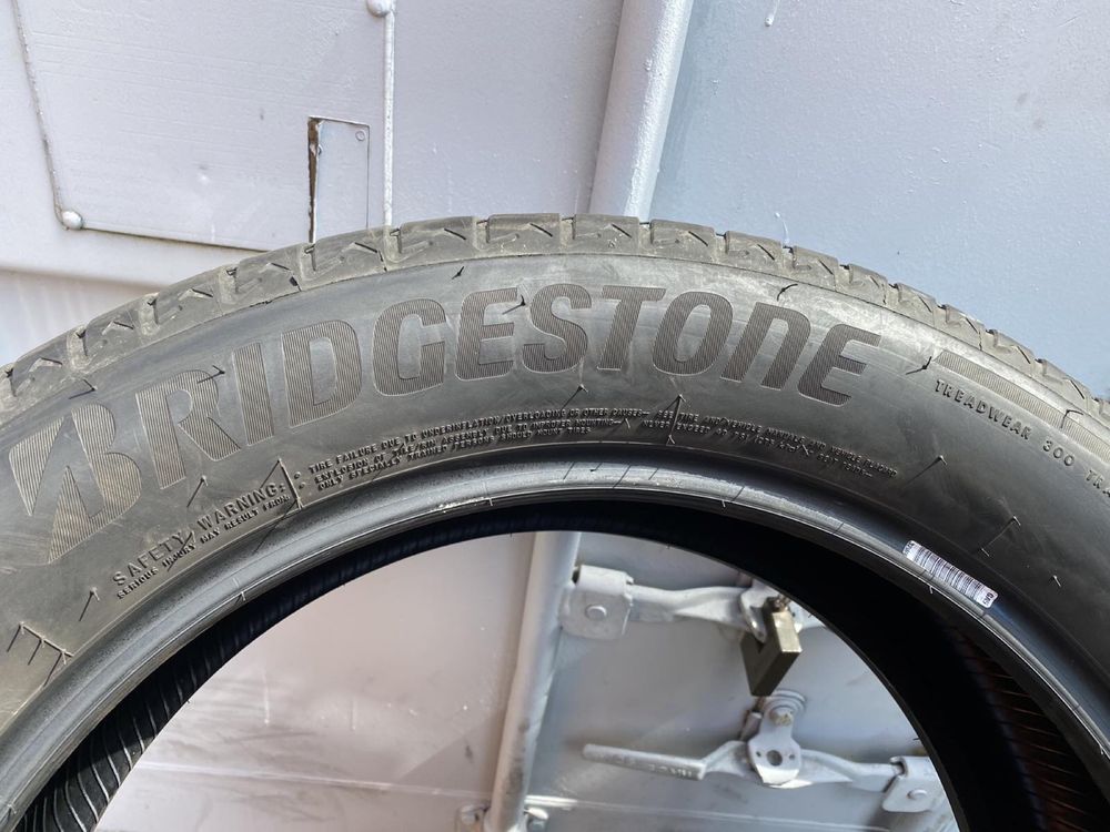 245/50R19 BRIDGESTONE ,lato