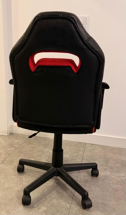 Cadeira Gaming Preta e Vermelha