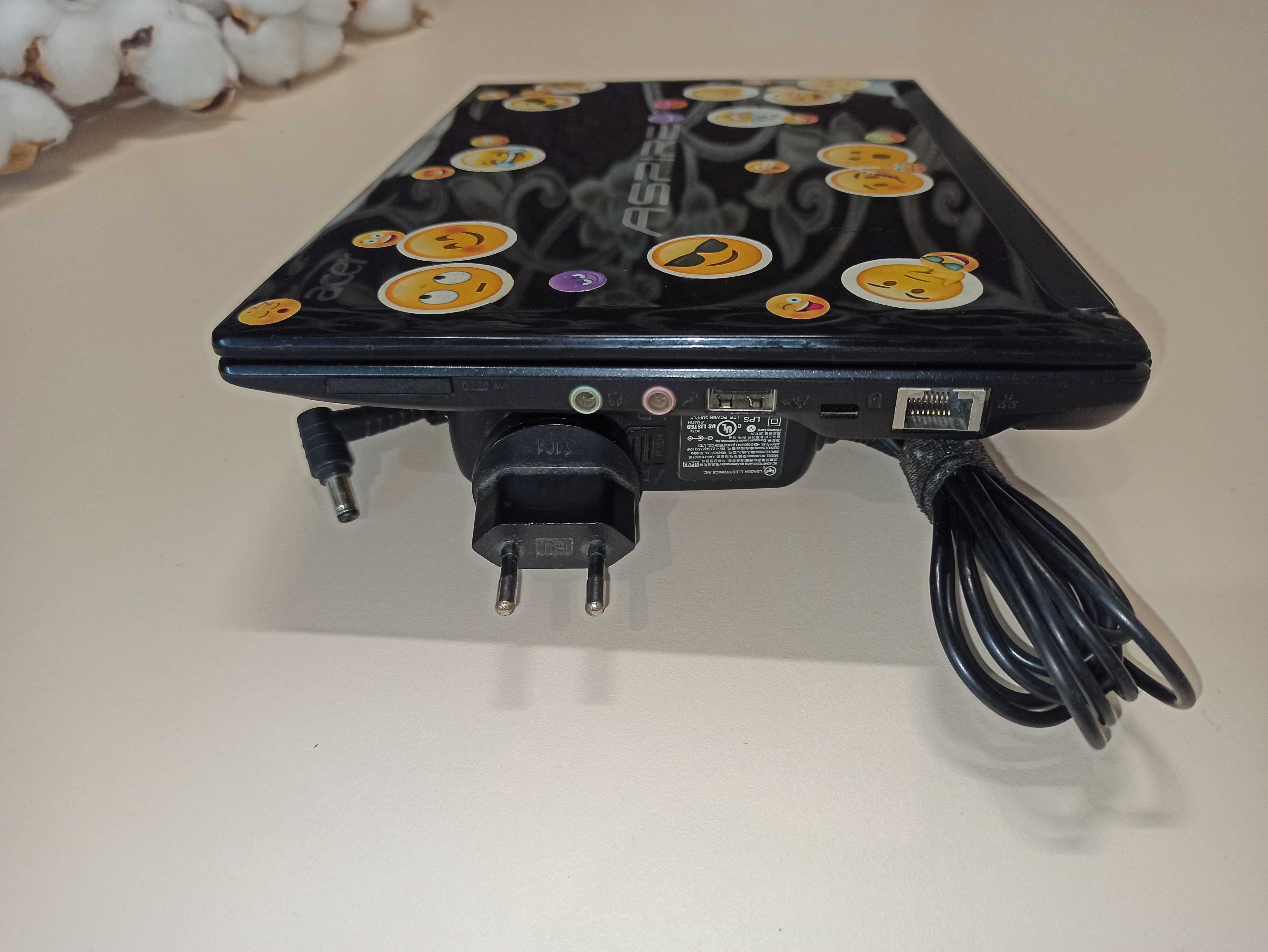 Ноутбук Acer Aspire One D255E