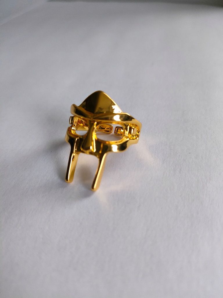 Sygnet maska MF DOOM pierścień złoty