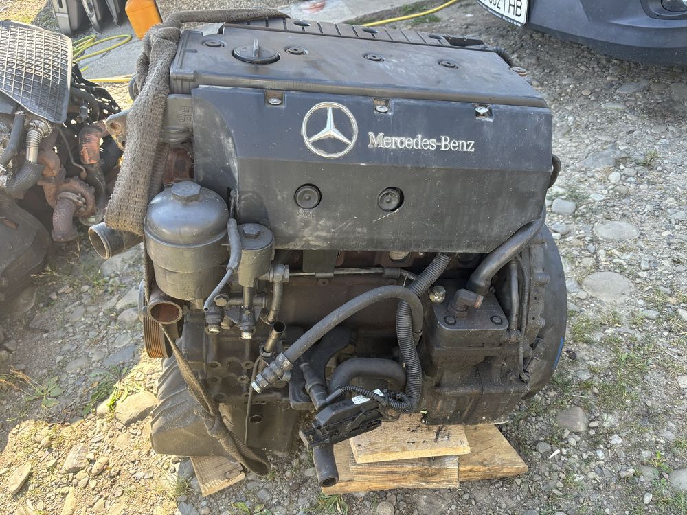 Двигун мотор Mercedes Atego 4.3 Om904 Vario двигатель головка блок