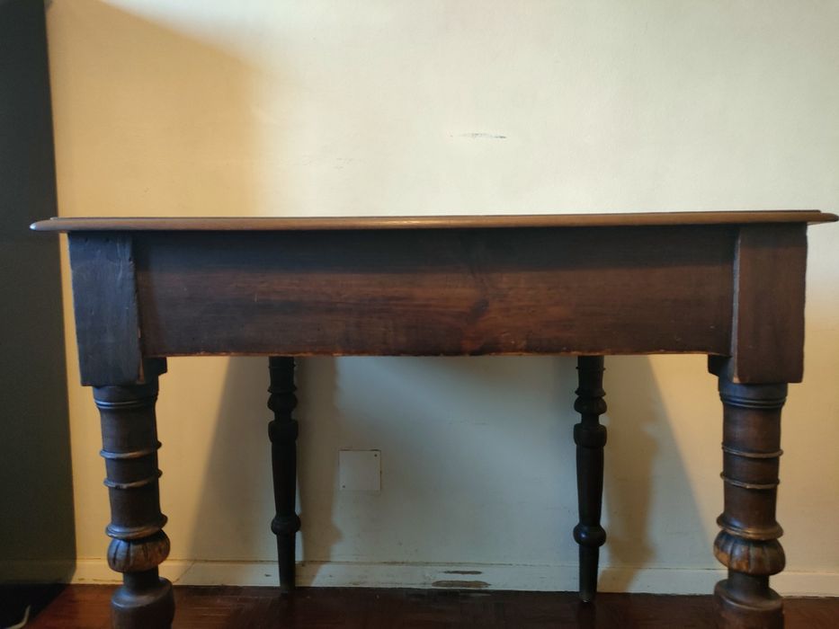 Early 20th-Century Walnut Table64584287698178121