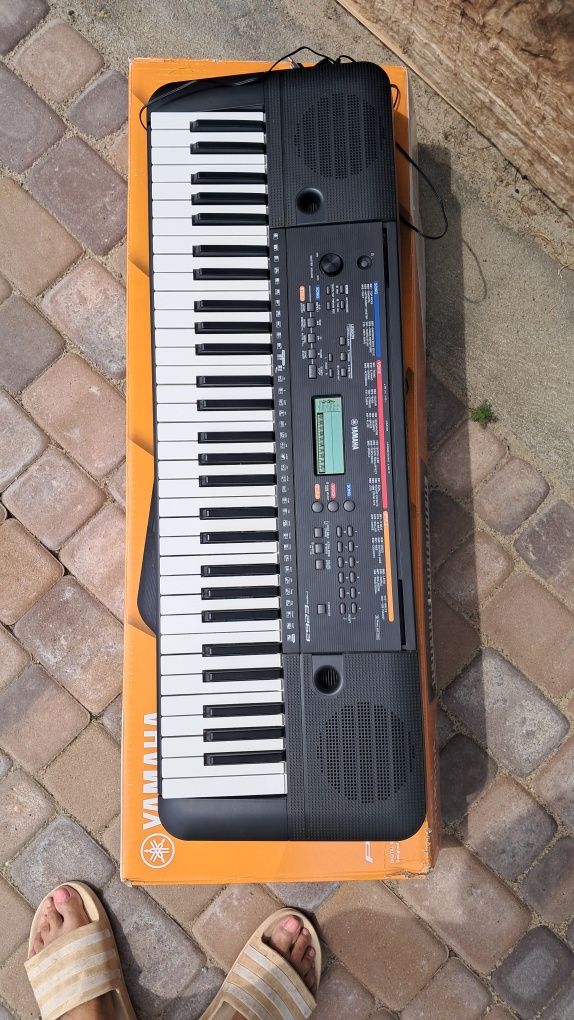 Keyboard Yamaha ESR 263