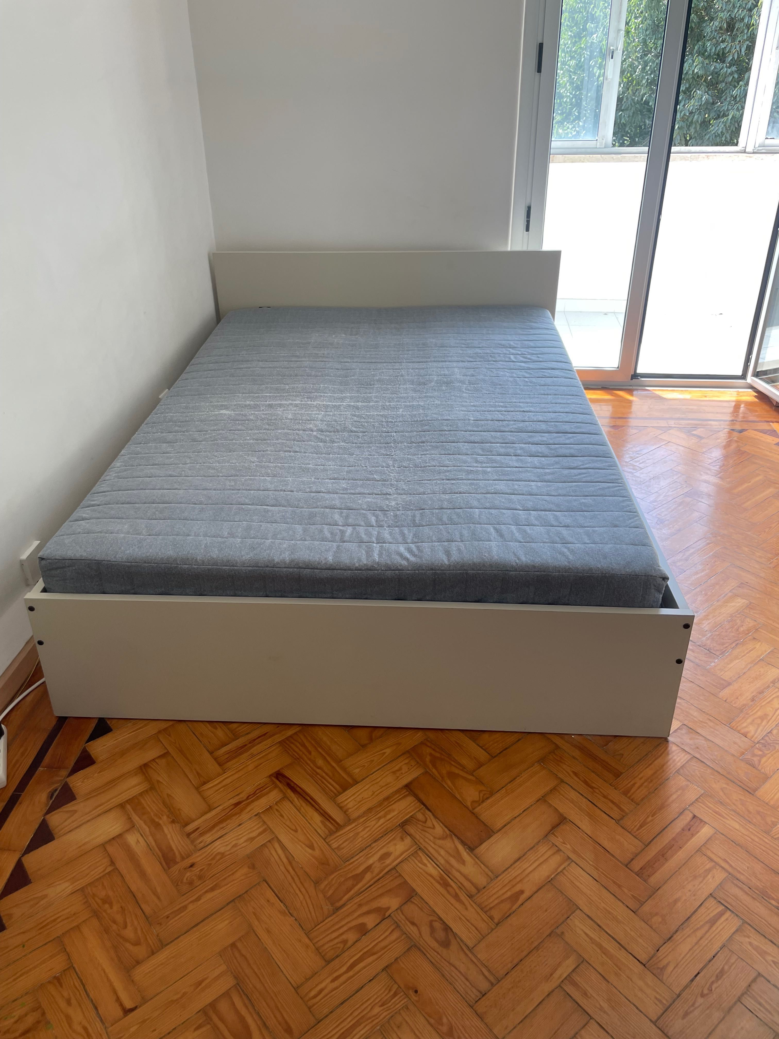 Cama IKEA 140x200