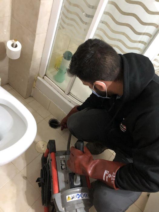 Desentupimento de Esgotos e Canalizador