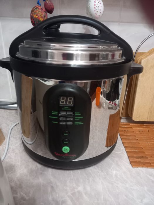 Продам мультиварку скороварку moulinex ce500e32