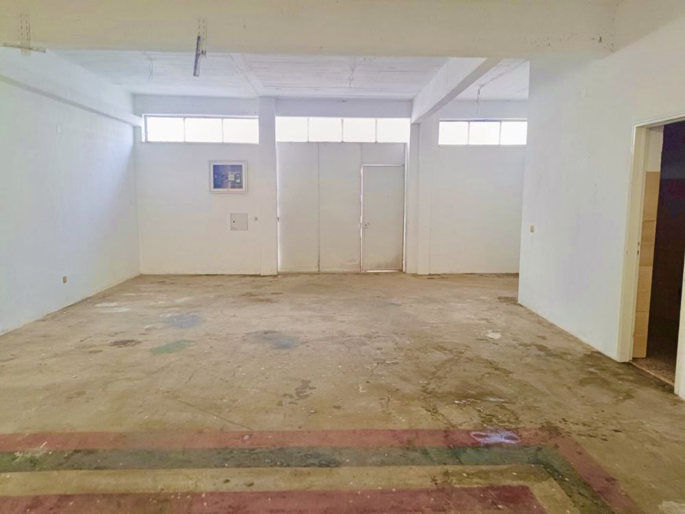 Alugo armazém com 90m2