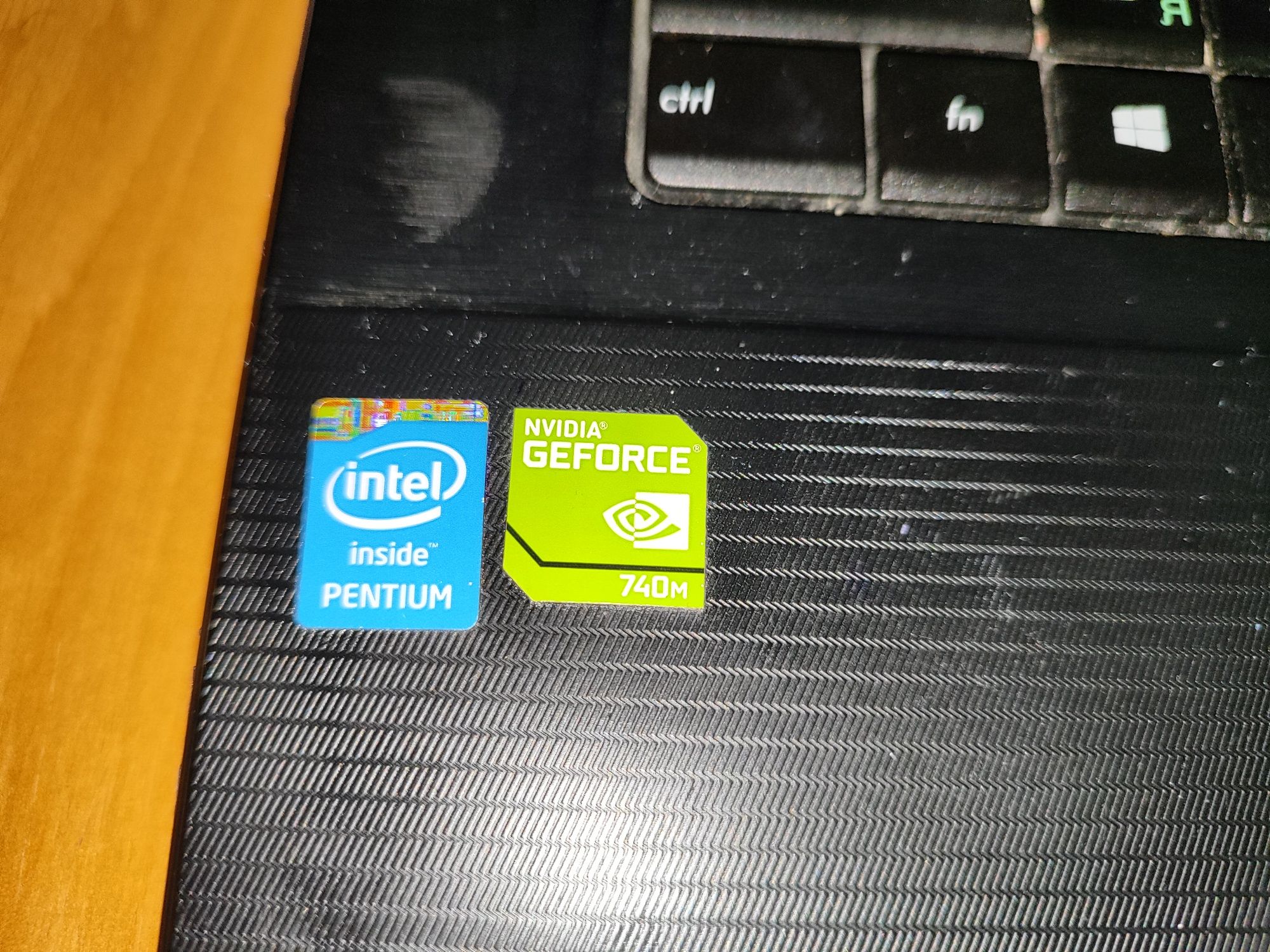 Ноутбук Асус R740v