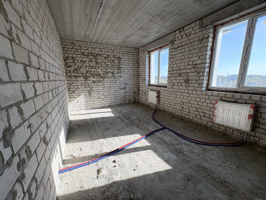 3 кімнатна квартира 82 м2 ЖК Миру 3 Героїв Харкова будівельний стан