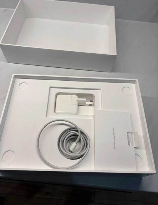 Macbook Air 13'/1.1GHz QC/8GB/512GB