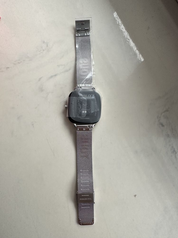 Zegarek smartwatch Tous D-Connect srebrny złoty