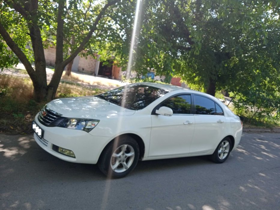 Emgrand7 в оригинальном состоянии.