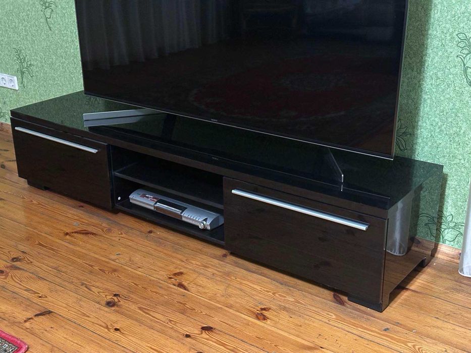 Тумба під телевізор , чорний глянець, Польща.