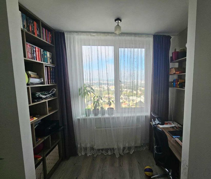 Продаж 2 кім. квартири  вул. Бігова