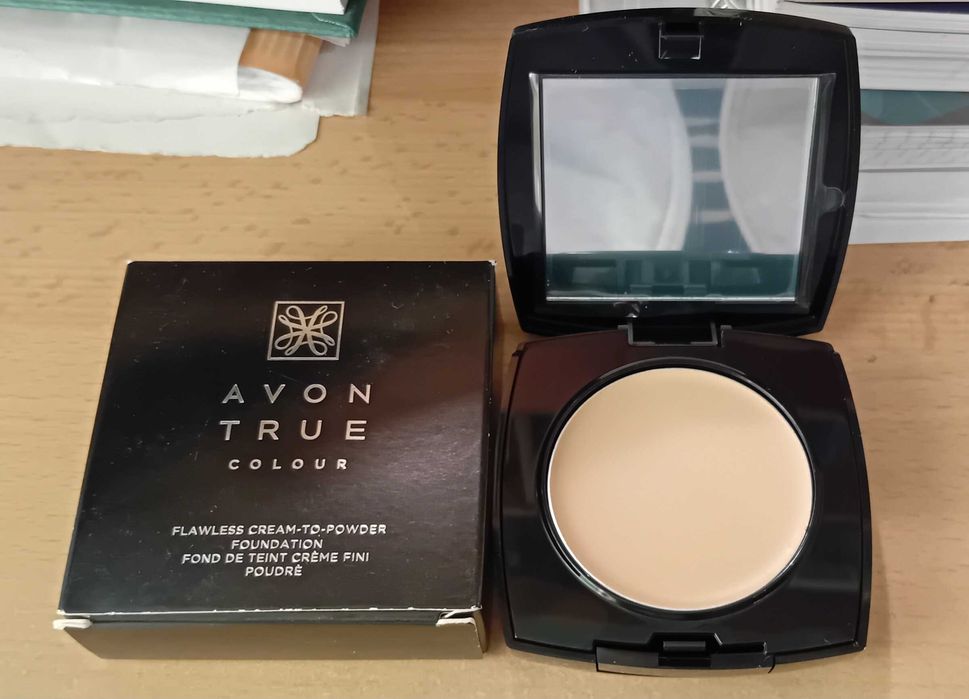 Kremowo-pudrowy podkład w kompakcie True Colour z Avon!