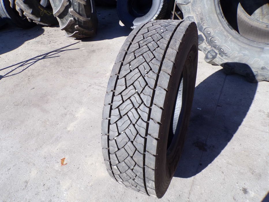 Opona 295/80R22.5 DUNLOP SP 446 (900 netto)