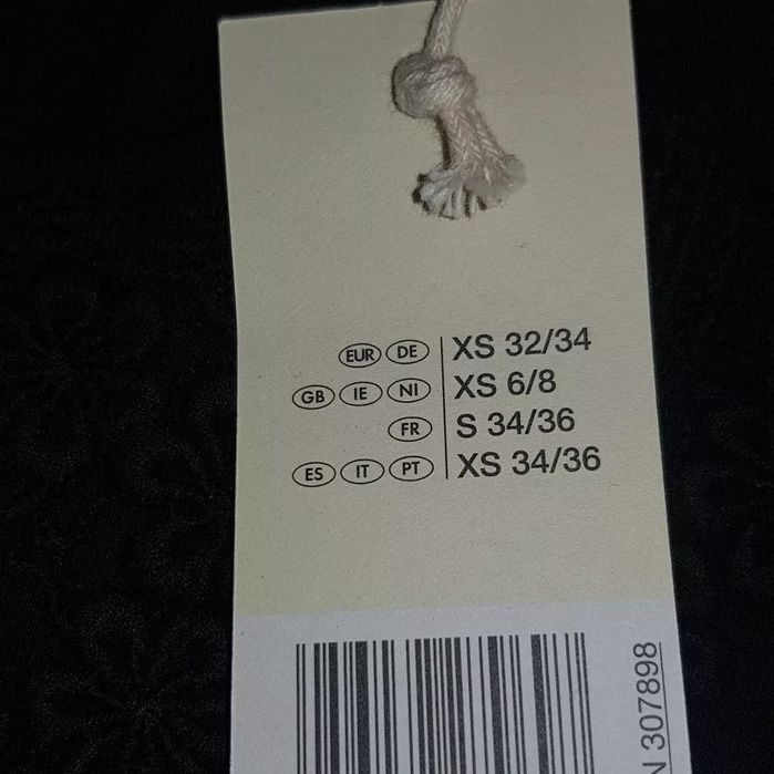 Чорне жіноче плаття