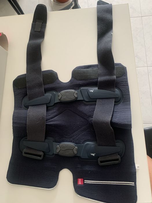Joelheira ortopédica com limite extensão/flexão