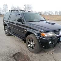 Автомобіль Mitsubishi Pajero Sport