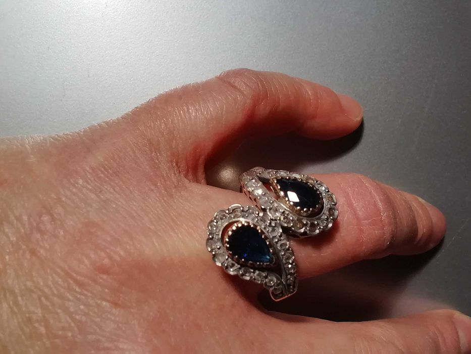 Pierścionek z szafirami i diamentami w złocie Rosja, certyfikat