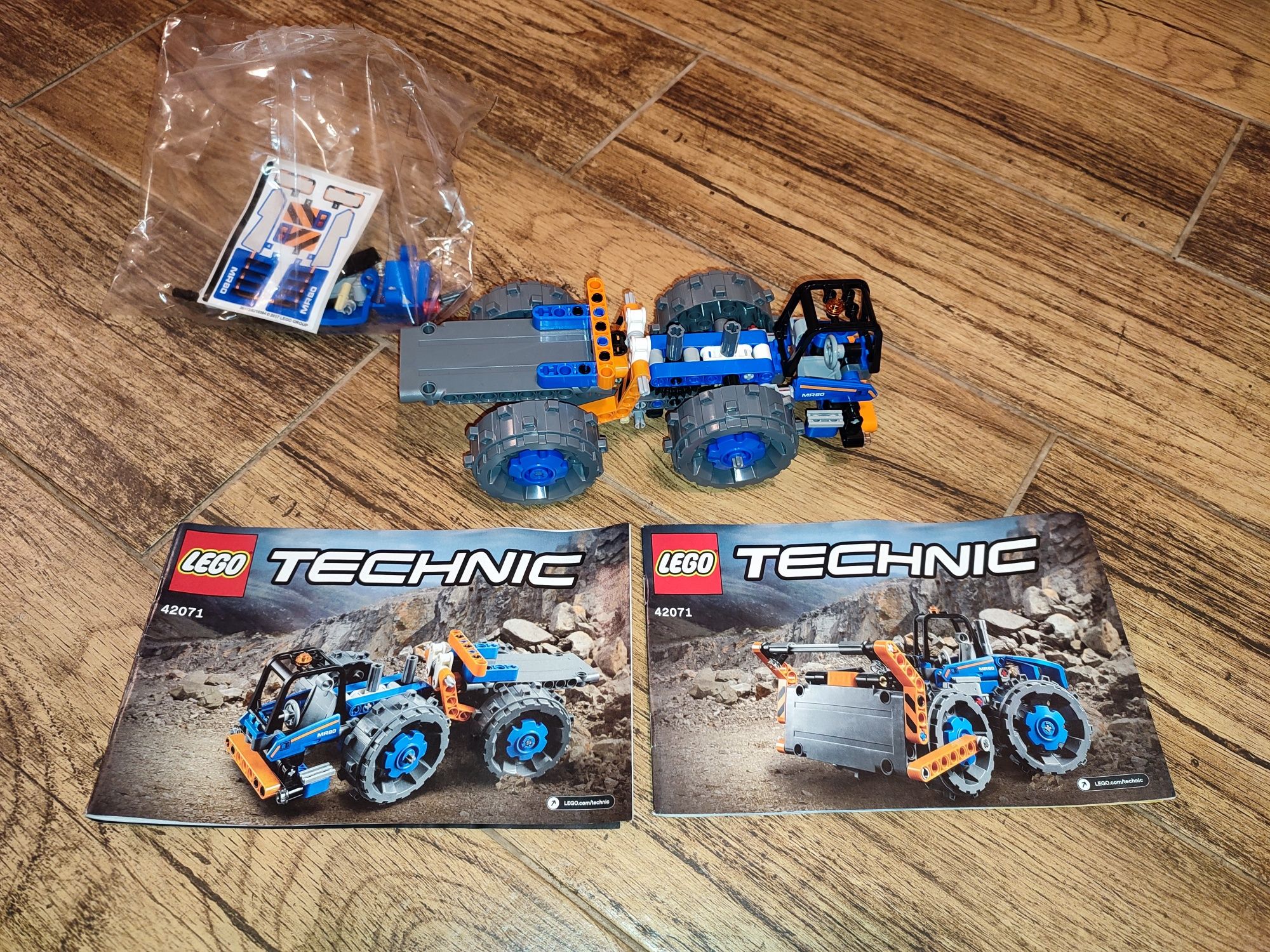 LEGO Technic Spycharka 42071