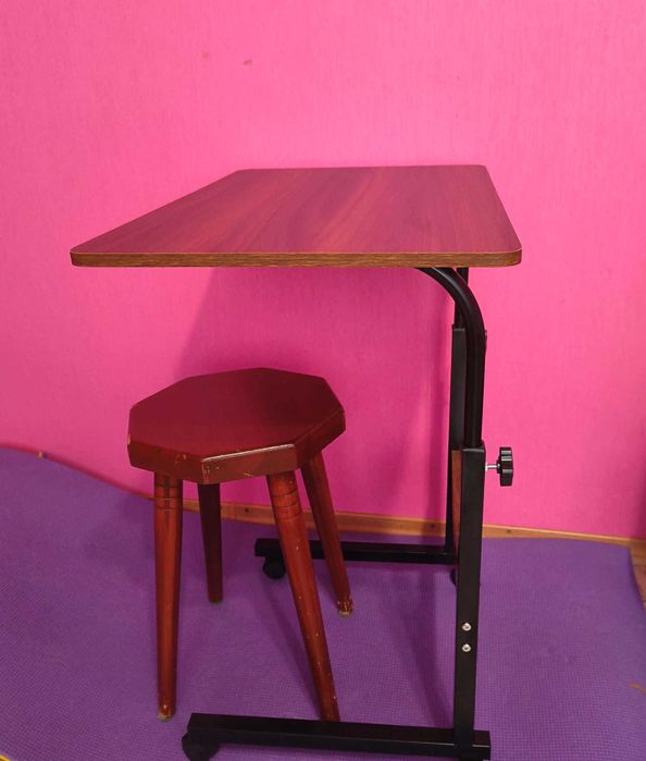 Столик прикроватный новый. Высота 90см, столешница 60 на 40см