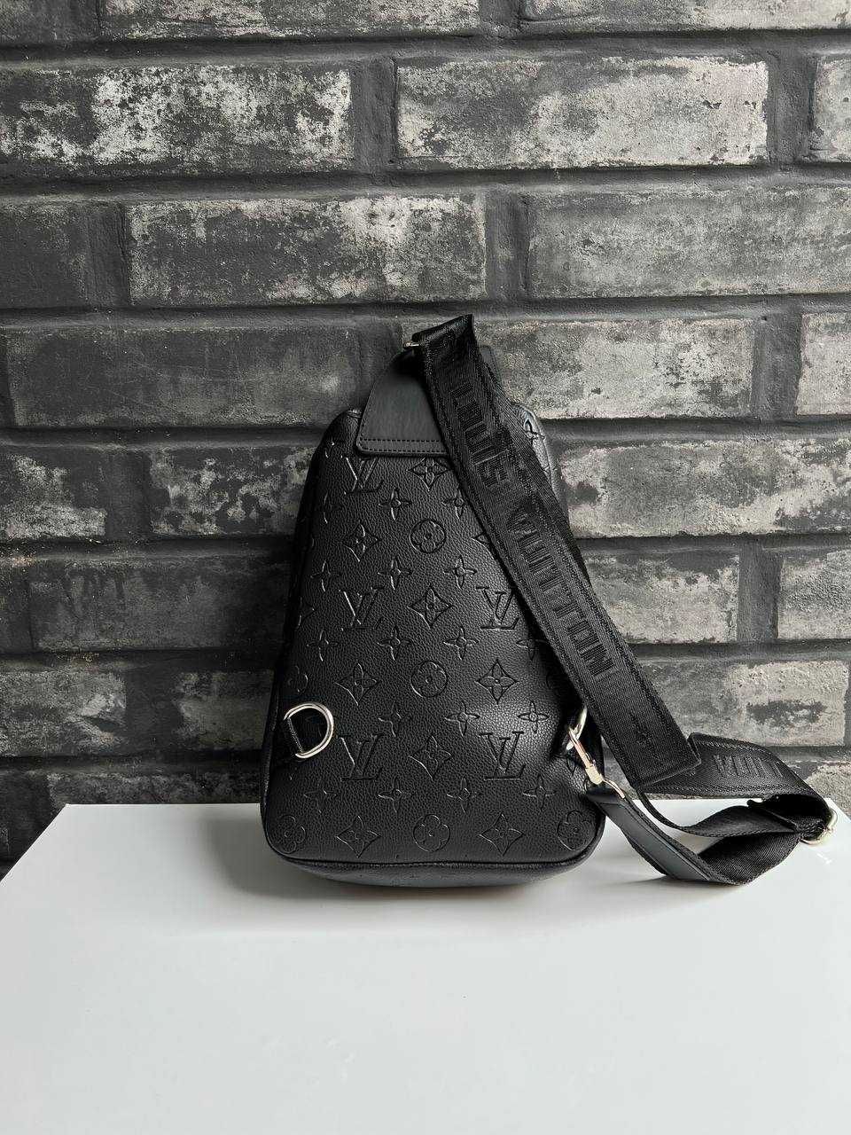Чоловіча сумка-слінг - Louis Vuitton
