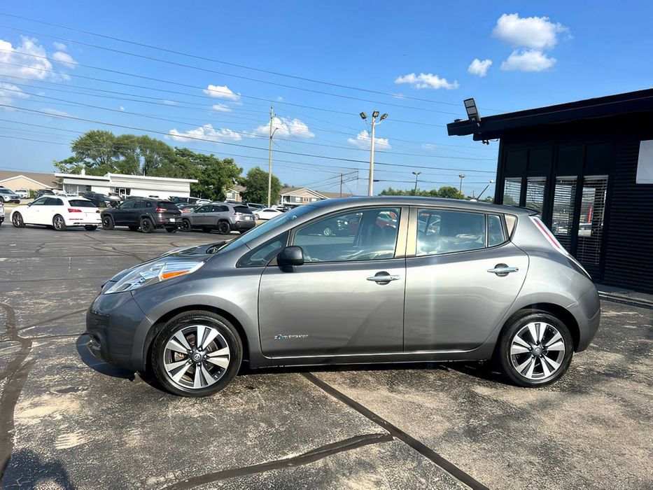 Nissan LEAF      2017