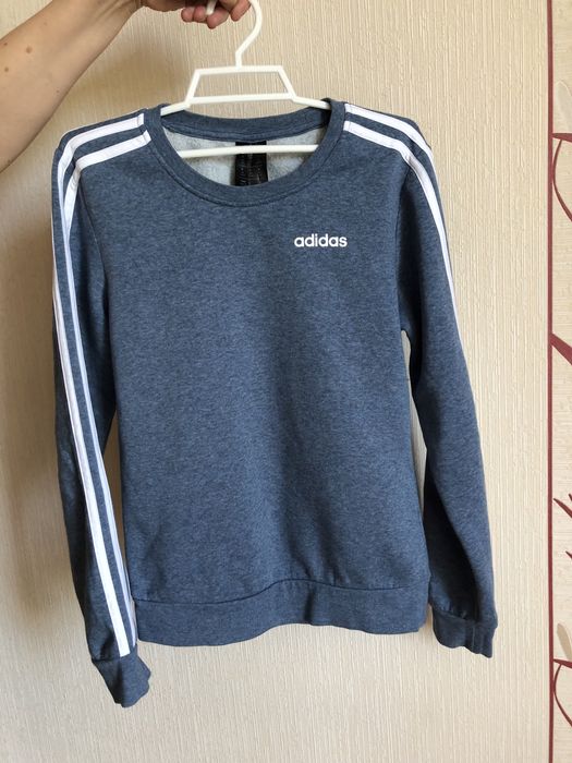 Продається світшот Adidas