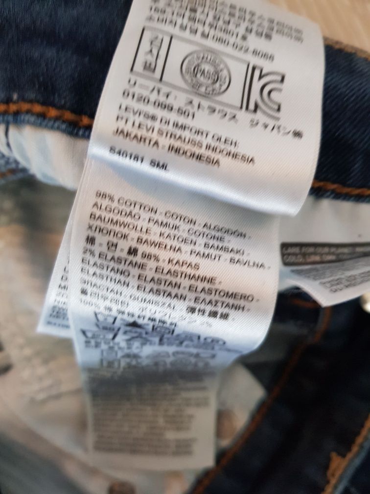 Damskie spodnie jeansowe Levi's  27/30