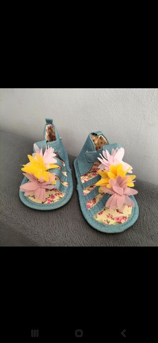 Sandałki niemowlęce