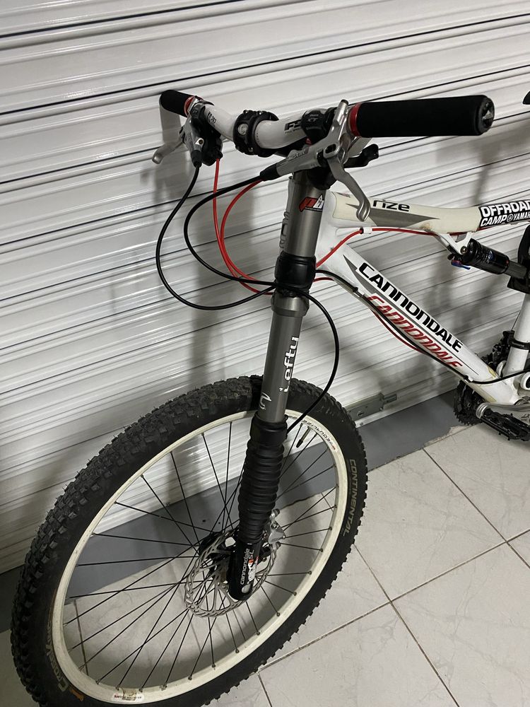 Bicicleta Cannondale lefty