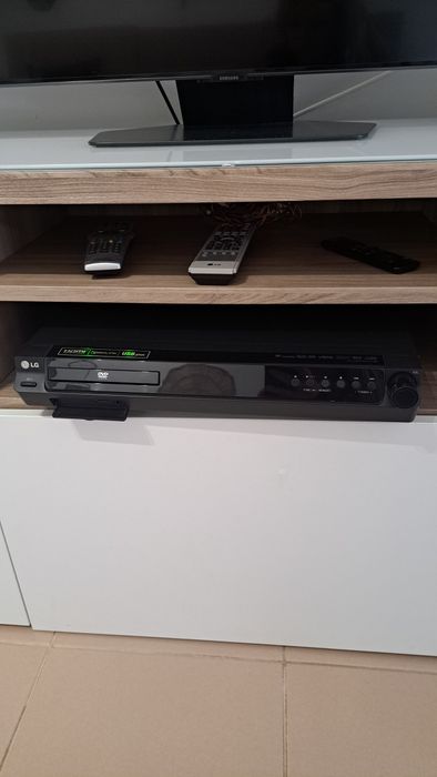 Conjunto de LCD com colunas de som Lg