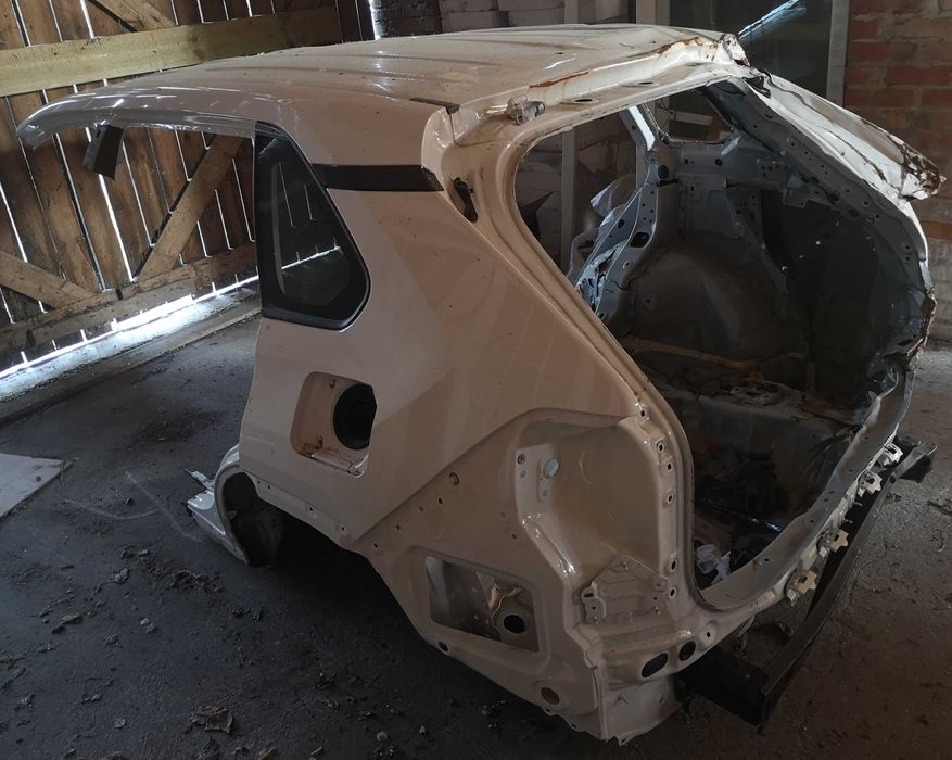 Ćwiartka tylna lewa Toyota RAV4 19-22r 2,5 hybryda