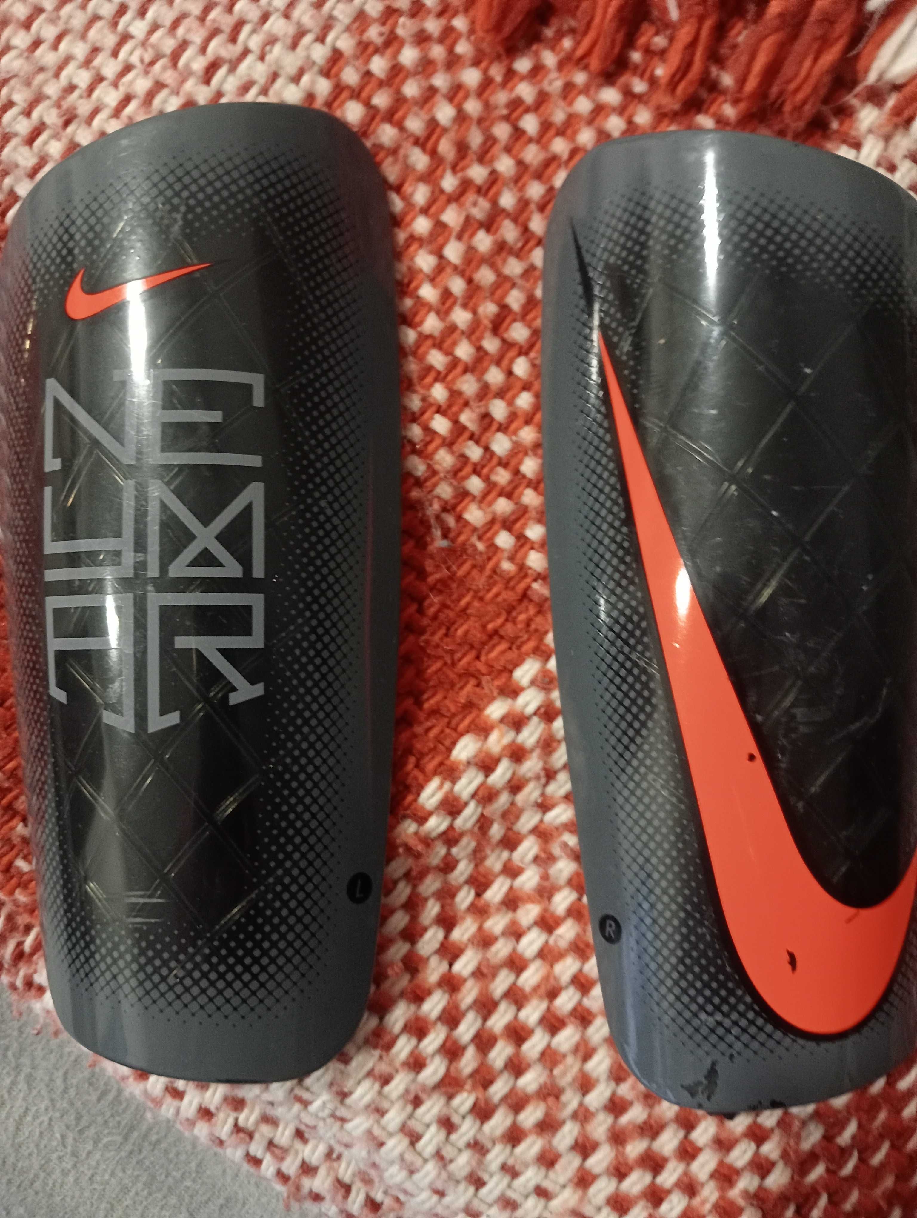 Caneleiras da Nike