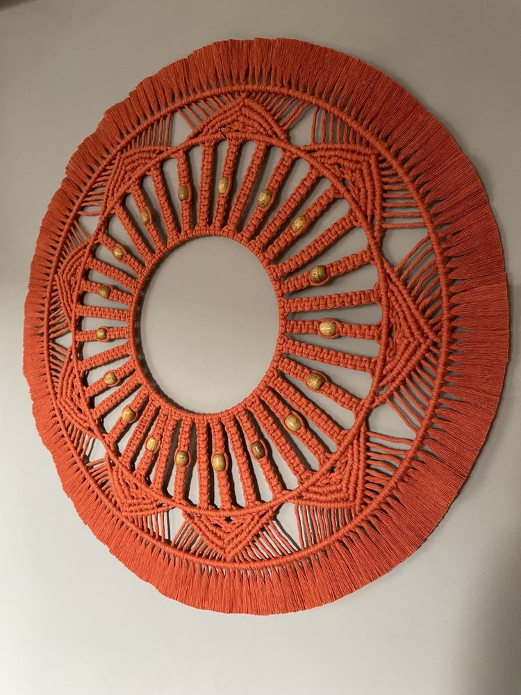 Mandala wykonana techniką makramy