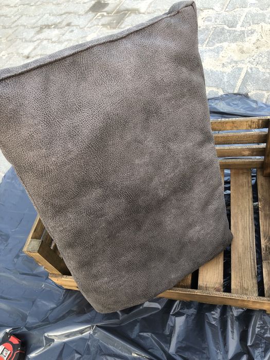 Drewniane łóżeczko dla psa/kota z poduszkom